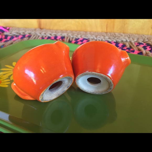 Vintage Teapot Salt&Pepper Shakers - Picture 5 of 6